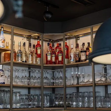 Couette-café Frisko Panzio 3*