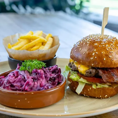 Frisko Panzio فندق مبيت وإفطار