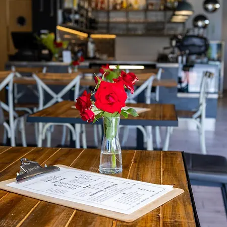 Frisko Panzio Couette-café 3*