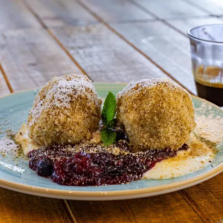 Couette-café Frisko Panzio 3*