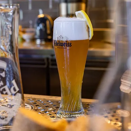 فندق مبيت وإفطار Frisko Panzio زلاكاروس