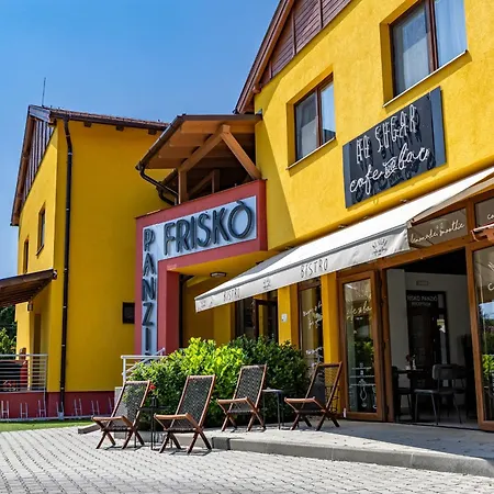 ベッド・アンド・ブレックファスト Frisko Panzio 2*